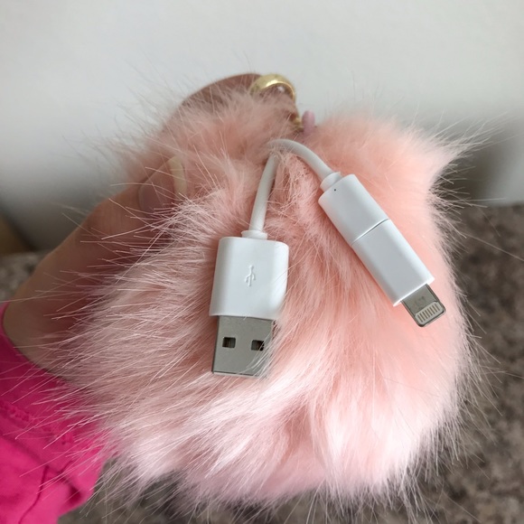 Adrienne Vittadini Bag Charm Power Bank - Picture 6 of 8